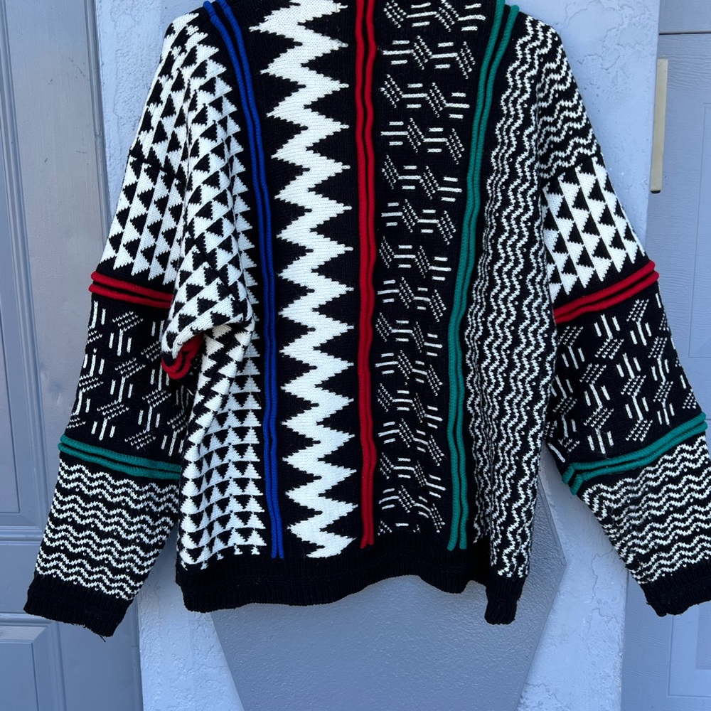 Vintage Concrete Black and White Sweater - Picture 5 of 5
